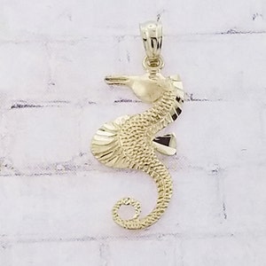 10k Filigrana de oro amarillo Diamante Corte Caballito de Mar