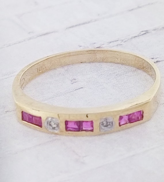 10k Yellow Gold Vintage Ruby and Diamond Ring - image 1