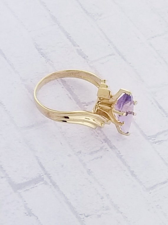 10k Yellow Gold Vintage Amethyst Solitaire Ring - image 4