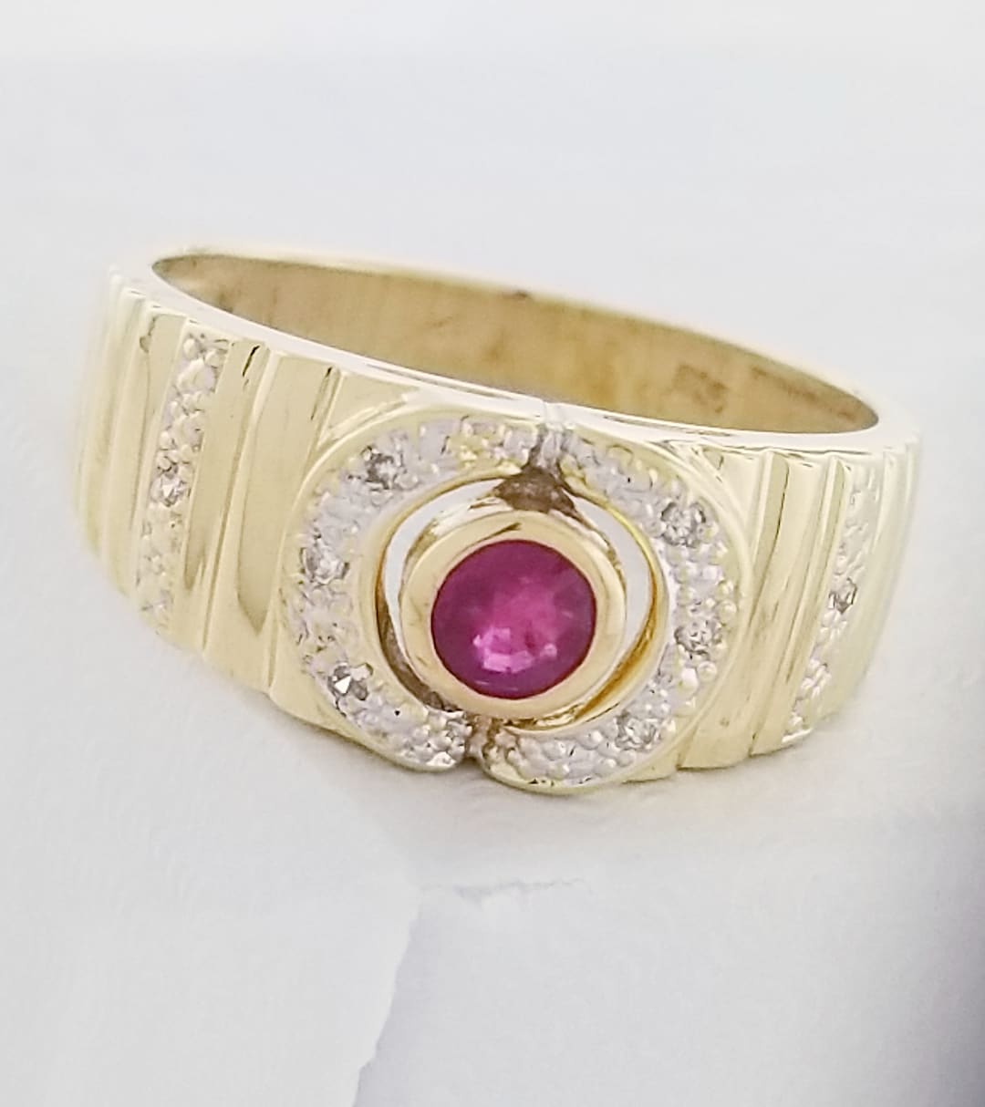 14k Yellow Gold Vintage Ruby and Diamond Band - Etsy