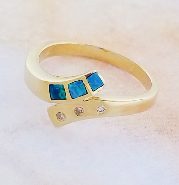 14k Yellow Gold Vintage Opal and Diamond Ring - image 3