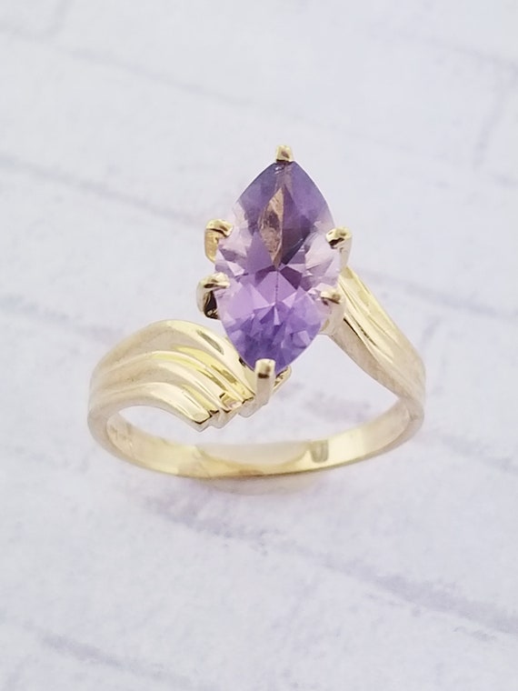 10k Yellow Gold Vintage Amethyst Solitaire Ring - image 6