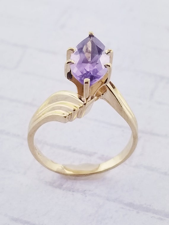 10k Yellow Gold Vintage Amethyst Solitaire Ring - image 8