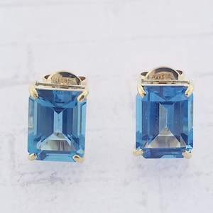 14k Yellow Gold Blue Topaz Stud Earrings