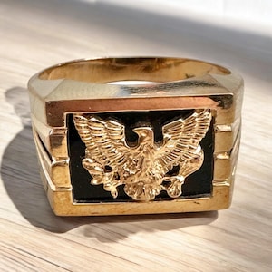 10k Yellow Gold Men&#39;s Vintage Black Onyx Ring with Eagle