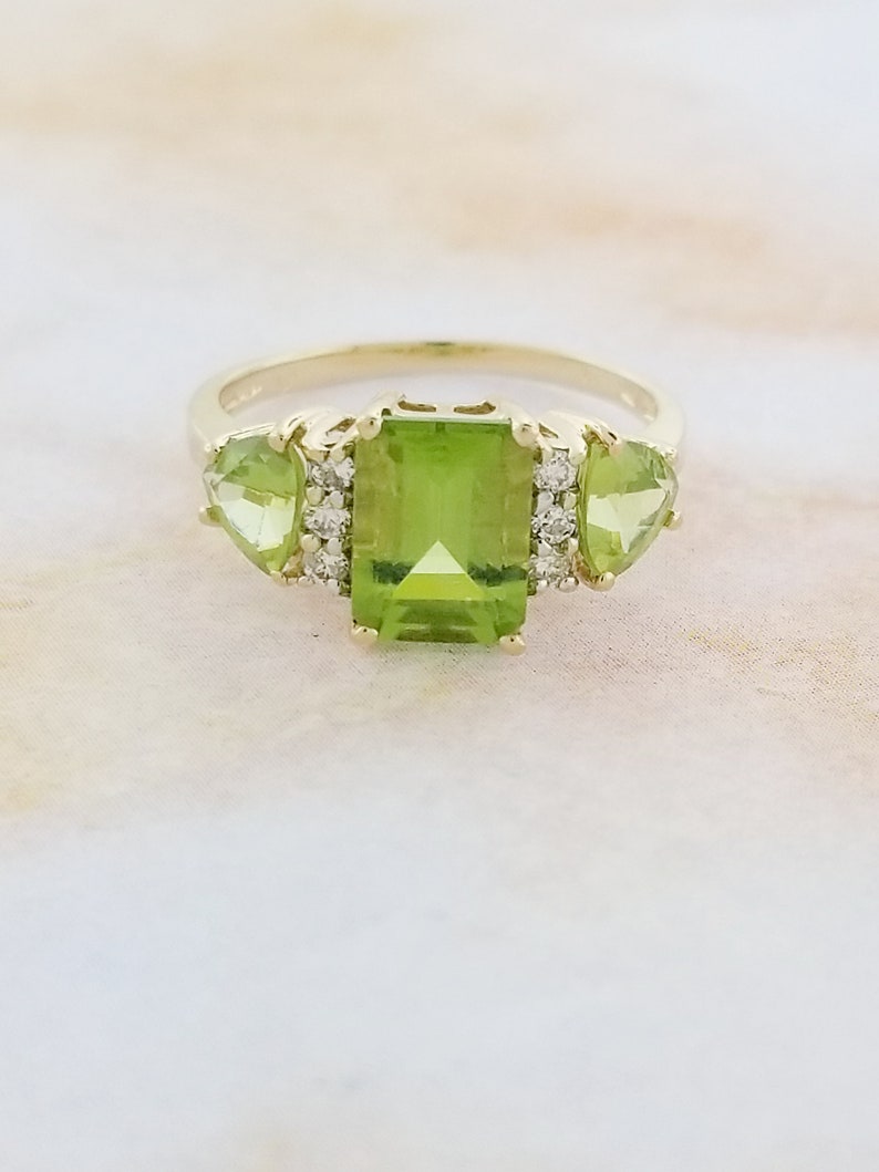 14k Yellow Gold Vintage Peridot and Diamond Ring