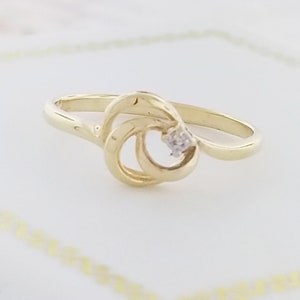 14k Yellow Gold Vintage Ring with Diamond