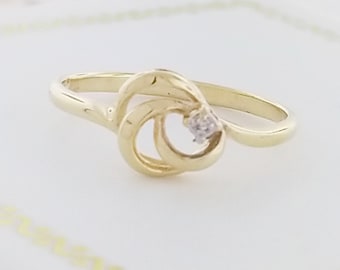 14k Yellow Gold Vintage Ring with Diamond