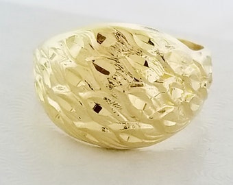 14k Yellow Gold Vintage Diamond Cut Dome Ring - Main Image