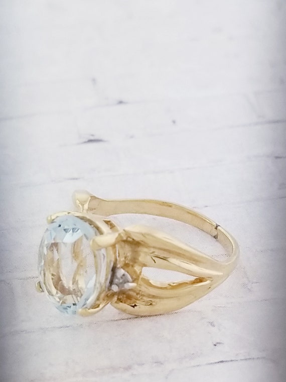 10k Yellow Gold Vintage Blue Topaz and Diamond Ri… - image 4