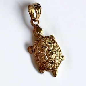 14k Yellow Gold Diamond Cut Turtle Charm Pendant
