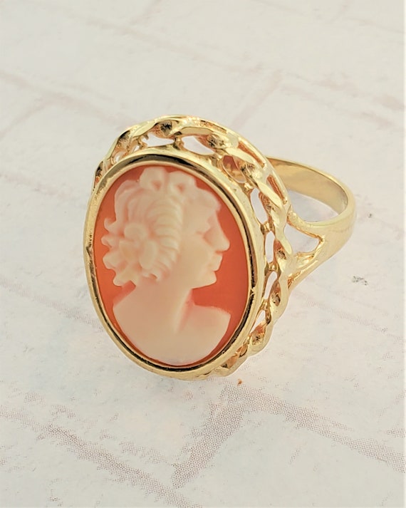 14k Yellow Gold Vintage Cameo Ring - image 4
