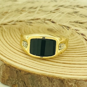 Men&#39;s 10k Yellow Gold Vintage Black Onyx Ring w/ Small Diamonds
