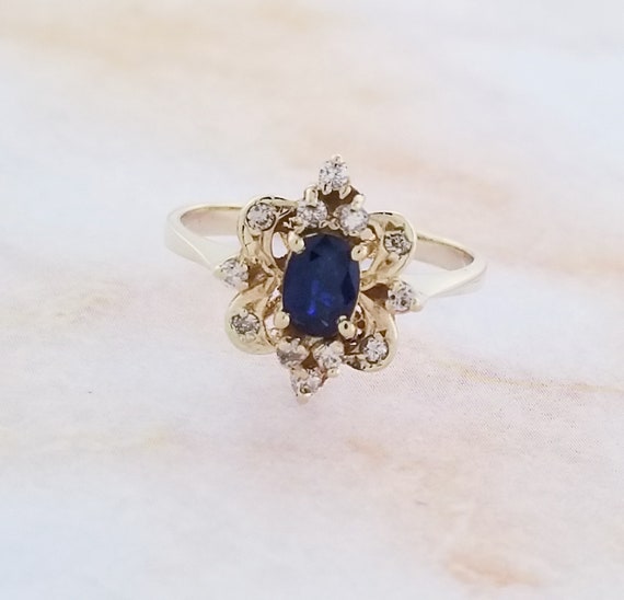 14k Yellow Gold Vintage Sapphire and Diamond Ring - image 3