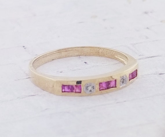 10k Yellow Gold Vintage Ruby and Diamond Ring - image 3