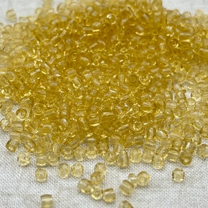 Vintage Czech Tri-Cut Seed beads, Size 9/0, 3 Cut, Honey, 11 grams, Czech Glass Seed Beads, Beadwork, Jewelry Supply
