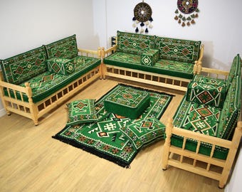 Meubles d'extérieur en kilim vert, banc en bois fait main, canapé de style rustique, canapé ottoman avec banc, ensemble complet de tapis avec bancs en bois