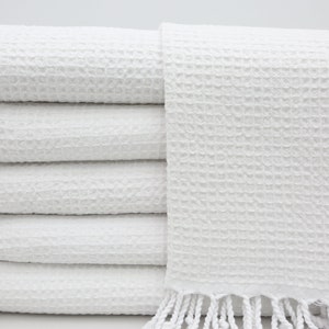 Waffle Towel,White Towel,Turkish Towel,Bulk Towel,Handmade Towel,36&quot;x70&quot;,Decor Towel,Turkish Peshtemal,Stonewashed Towel,Shower Towel,UA001D