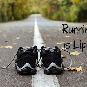 Laufen ist Life Postcard Running Club Marathon Training