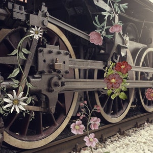 Tarjeta postal de tren con flores, tarjeta de tren de estilo vintage, postal de tren Glammed UP, regalo para coleccionista de postales, postal única