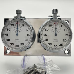 Conjunto de cronómetro Smiths Rally que utiliza movimientos Heuer 7700.