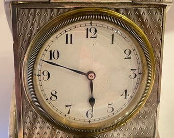 Orologio da comodino/scrivania in argento sterling del 1917 (probabilmente!!) 65mm x 55mm da chiuso