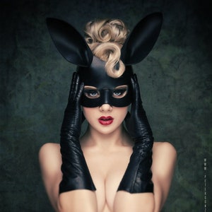 Bunny mask in leather (choose color)