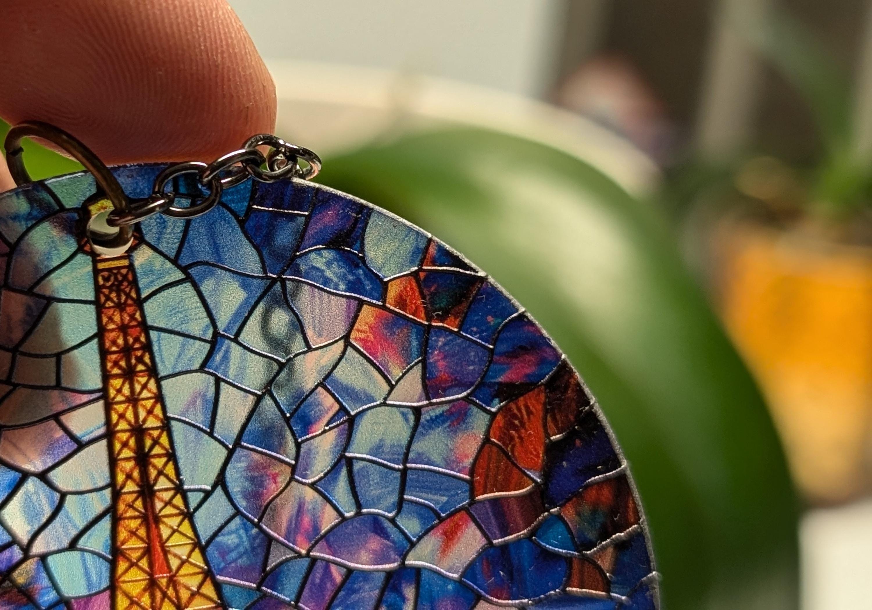 聖母マリアとイエスの聖像：ステンドグラス風クリスマスオーナメント