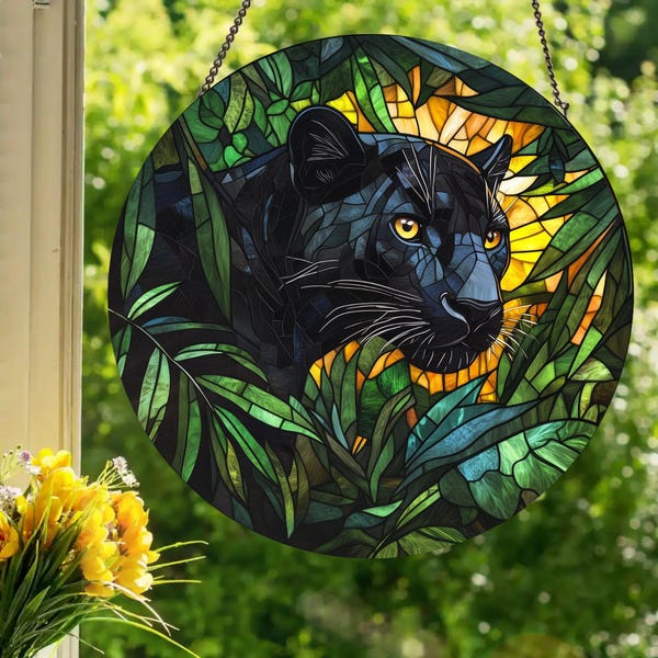 Black Panther: Fönsterhänge i målat glas