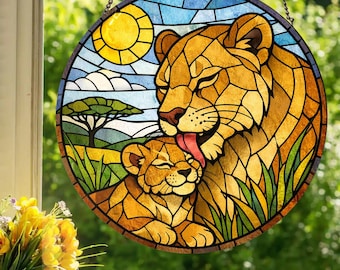 Löwin und Jungtier: Fensterbehang im Stained Glass Style