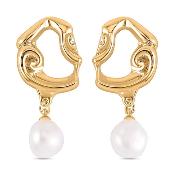 Stunning White Baroque Pearls Earrings.