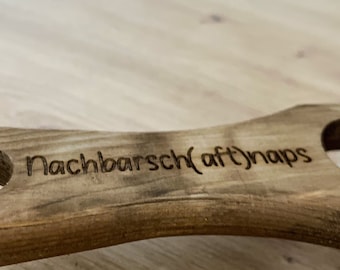 Personalisierte Nachbarschaft Schnapslatte aus Holz