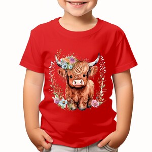 Adorable Highland Cow T-Shirt With Colorful Floral Design Cute Cartoon Animal Tee Friendly Gift #T490 immagine 5