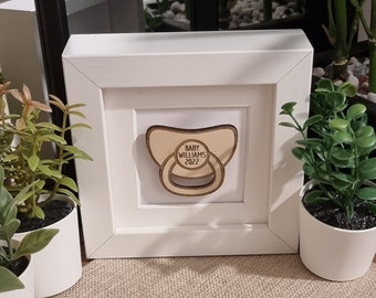 Benvenuto al mondo piccolo, idee regalo ricordo incorniciate per neonato, neonato, bambina, manichino di legno, regalo personalizzato per succhietto per bambini