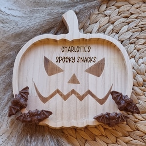 Personalised Wooden Ghost or pumpkin Shaped Plate for Spooky Halloween Snacks - Halloween Trick or Treat Tray - Scary Movie Night Ideas