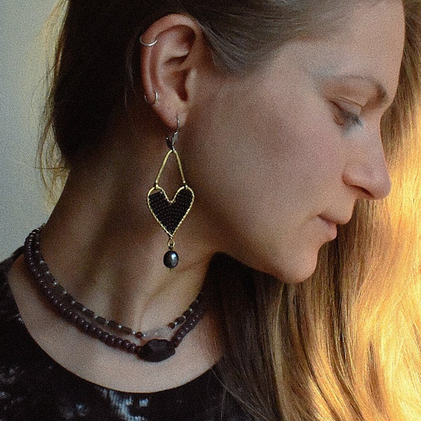 Black heart beaded earrings, Statement long beaded dangle earrings for woman with pearl drop, Unique handmade jewelry bohemian style