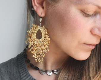 Kwastje oorbellen goud voor vrouwen, Fringe oorbellen handgemaakt met kralen, sierlijke boho kroonluchter oorbellen, unieke designer sieraden voor haar