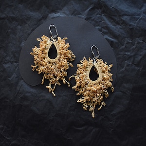 Tassel earrings gold for women, Fringe earrings handmade with beads, Dainty bohemian chandelier earrings, Unique designer jewelry for her zdjęcie 2
