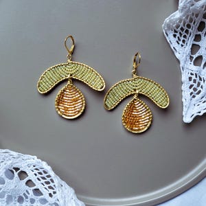 Orecchini a forma di frutta giallo-verde per donna, orecchini pendenti con perline colorate e frutta al limone, gioielli boho unici fatti a mano e avvolti in filo metallico