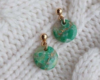 Green & gold small dangling earrings | marble earrings | polymer clay earrings || Dúil | Irish made jewellery |  Irish earrings | Irish gift