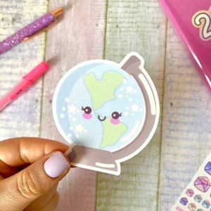 Simpatico adesivo fustellato globo, regalo di ritorno a scuola, adesivo doodle impermeabile Kawaii Atlas, adesivi lucidi per laptop, decorazione pianificatore