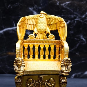 Golden King Tutankhamun&#39;s throne with the king&#39;s head - Replica Tutankhamun Throne - king Tut - made in Egypt