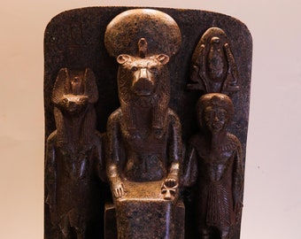 Estatua hecha a mano de Sekhmet y Anubis y el rey de Egipto, hecha en Egipto.