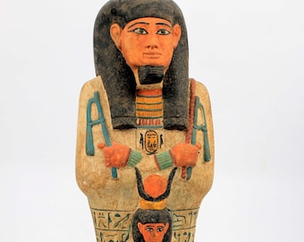 Starożytna egipska statua bogini Hathor z trumną. Bogini Hathor, Uszabti.