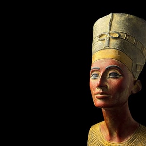 Egyptian Queen Nefertiti - One Of A Kind - Made In Egypt