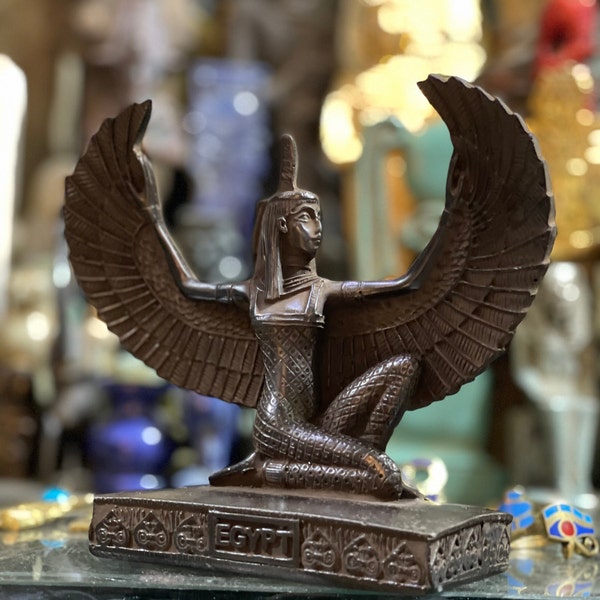 Escultura de estatua de alas abiertas de la antigua diosa egipcia Maat - Hecho en Egipto