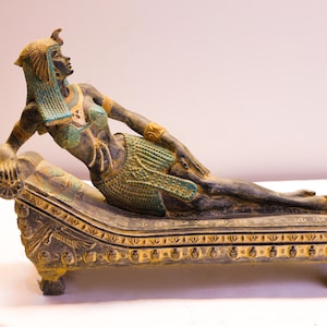 Queen Cleopatra  statue, Cleopatra Altar statue figurine for sale.
