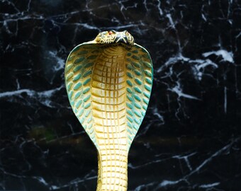 エジプトのコブラの蛇の像、エジプトのウラエウス。エジプトで丁寧に