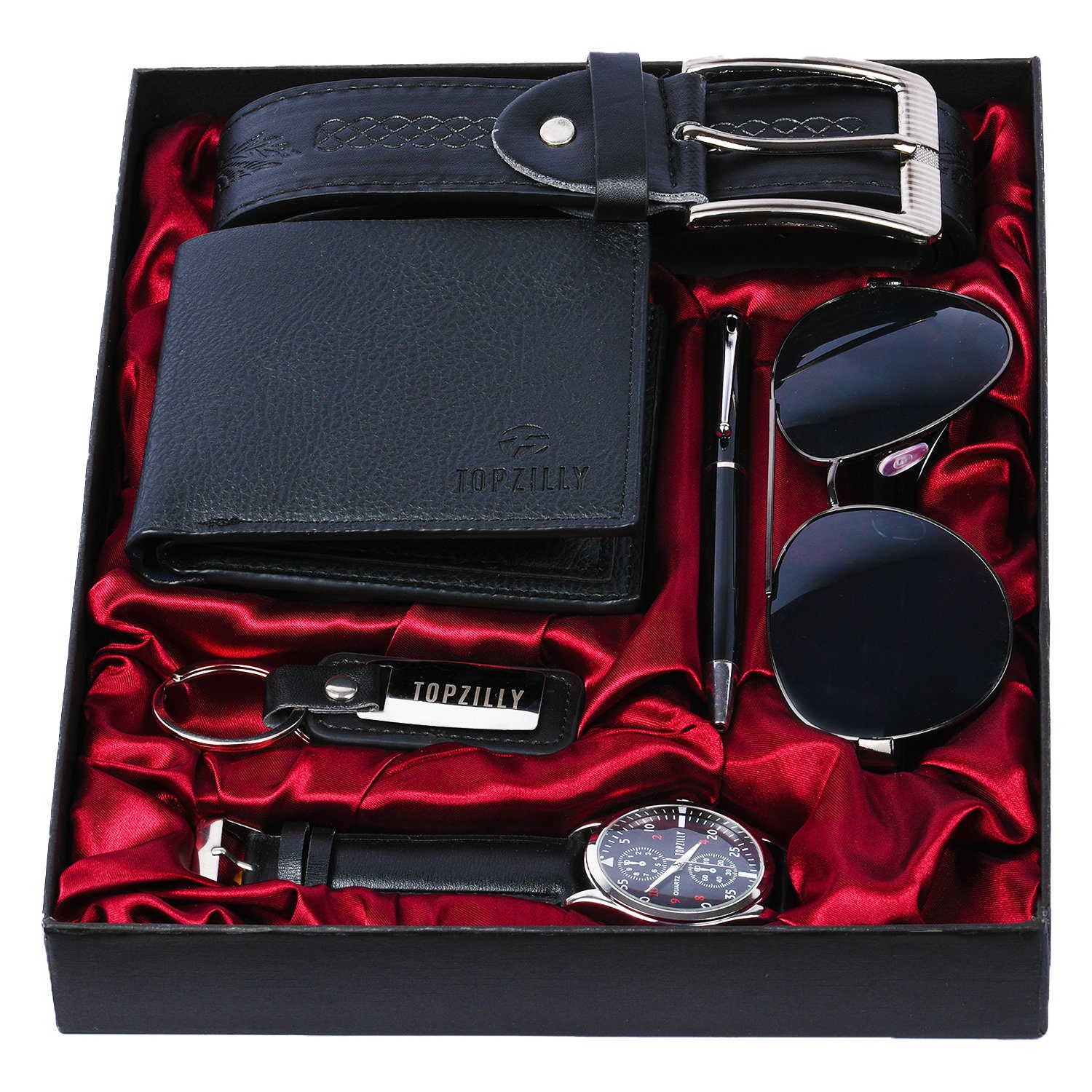 Accesorios de hombre: gafas de sol, reloj, llavero, colgante, cartera,  pulsera y libreta Stock Photo
