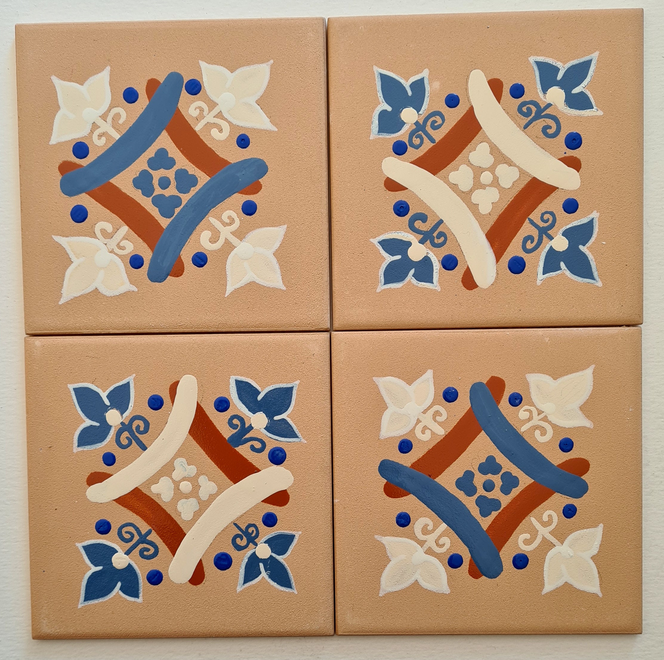 Lot de 4 Carreaux Céramique Très Décoratifs, Collection Art Nouveau